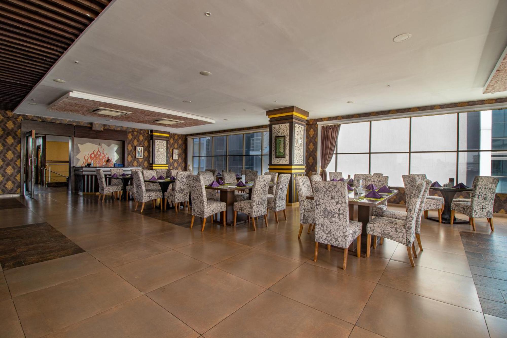 ホテル Golden Tulip Westlands ナイロビ エクステリア 写真